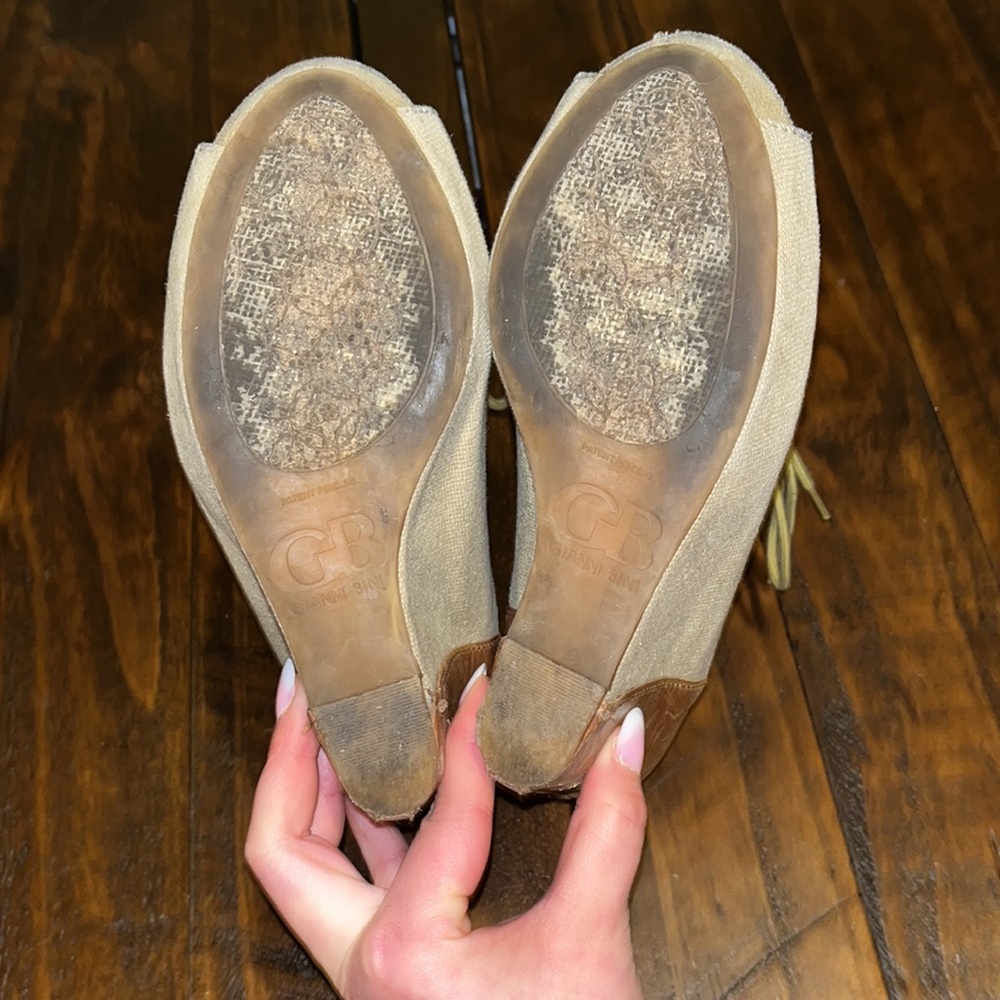 Gianni Bini Wedge Heels - Picture 6 of 8